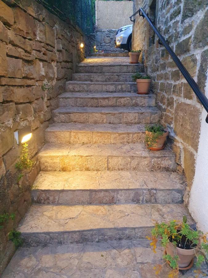 Casa Leonarda, Old Authentic Istrian Stone House Near Motovun, Central Istria Zamask Екстериор снимка