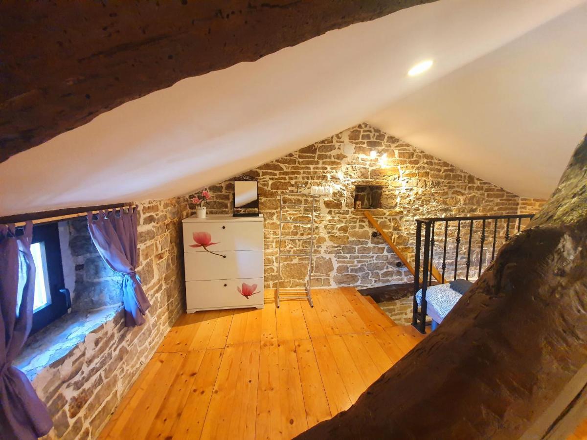 Casa Leonarda, Old Authentic Istrian Stone House Near Motovun, Central Istria Zamask Екстериор снимка